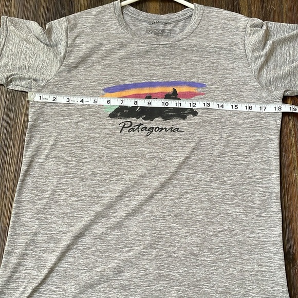 Patagonia Women’s Capilene Cool Daily Graphic T-Short EUC Sz S - Picture 6 of 8